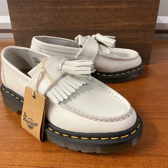 Dr. Martens Shoes - Dr. Martens Women Adrian YS Ivory Leather Tassel Kiltie Loafer Size 6